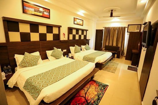 4 Bed AC Room at Mahakal Bhakta Nivas