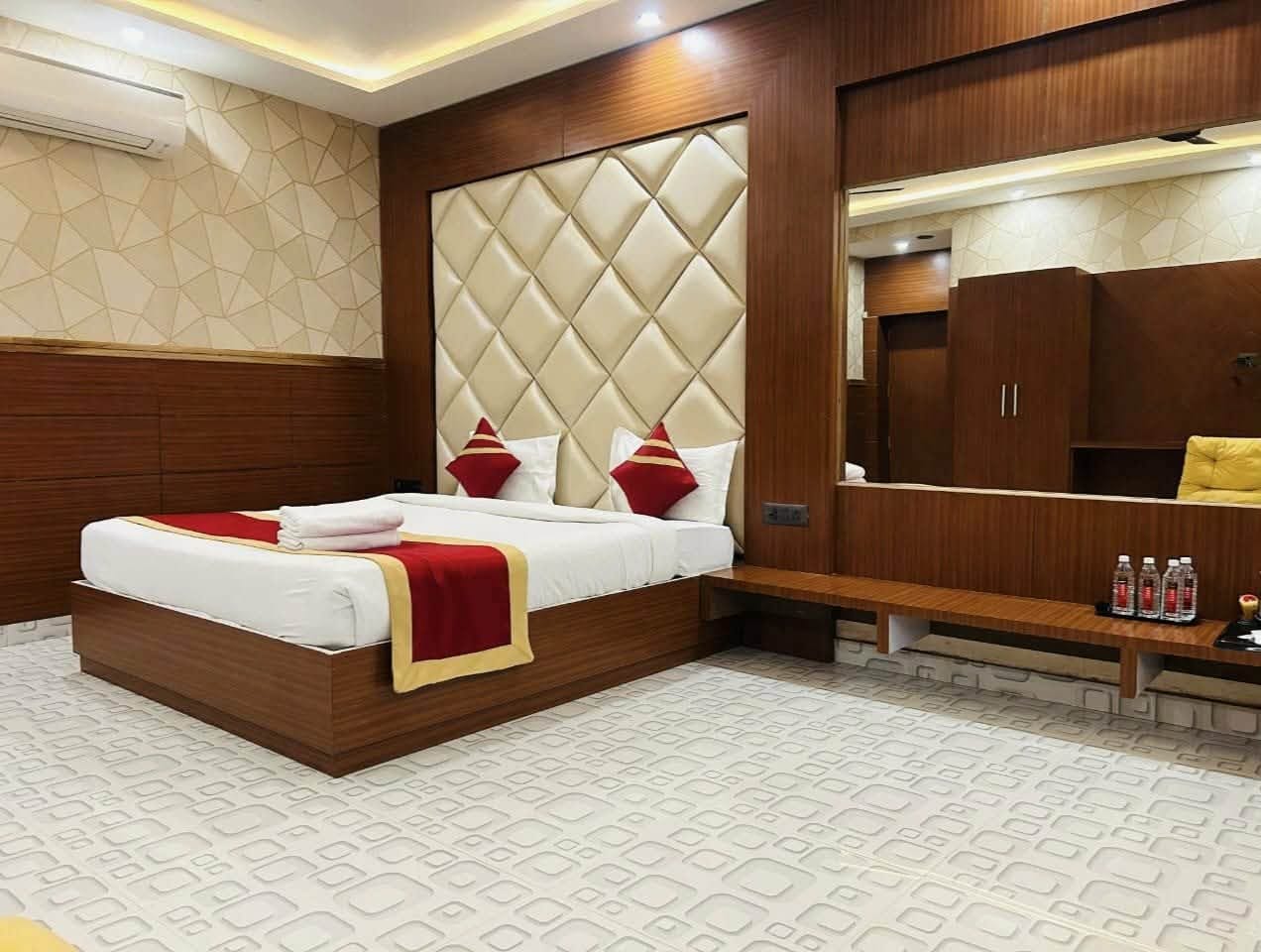Deluxe Suite at Mahakal Bhakta Nivas
